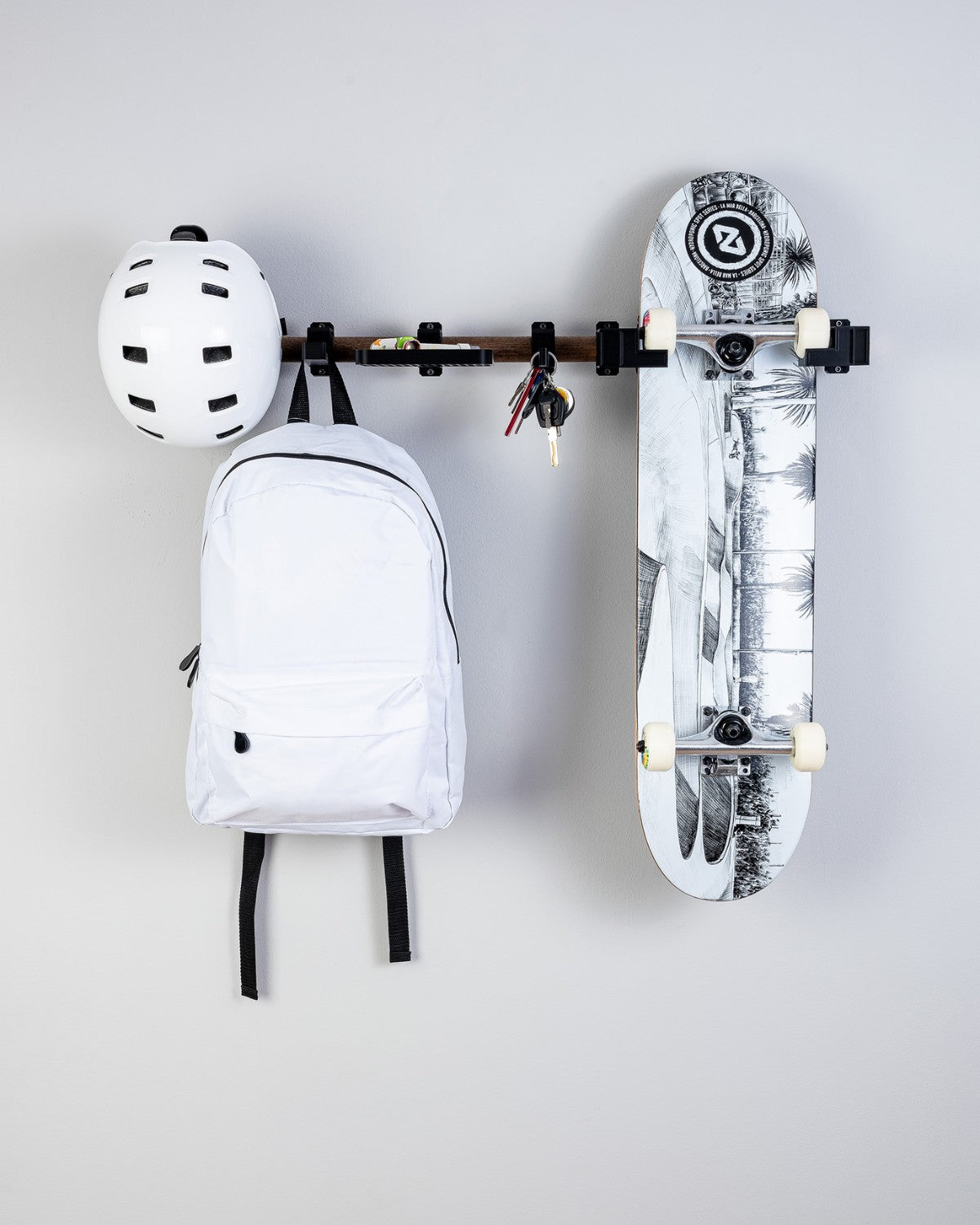 Skateboardständer „Explorer on Wheels“ 
