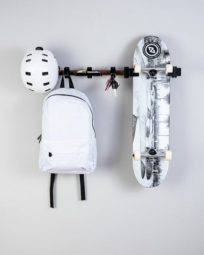 Skateboardständer „Explorer on Wheels“ 